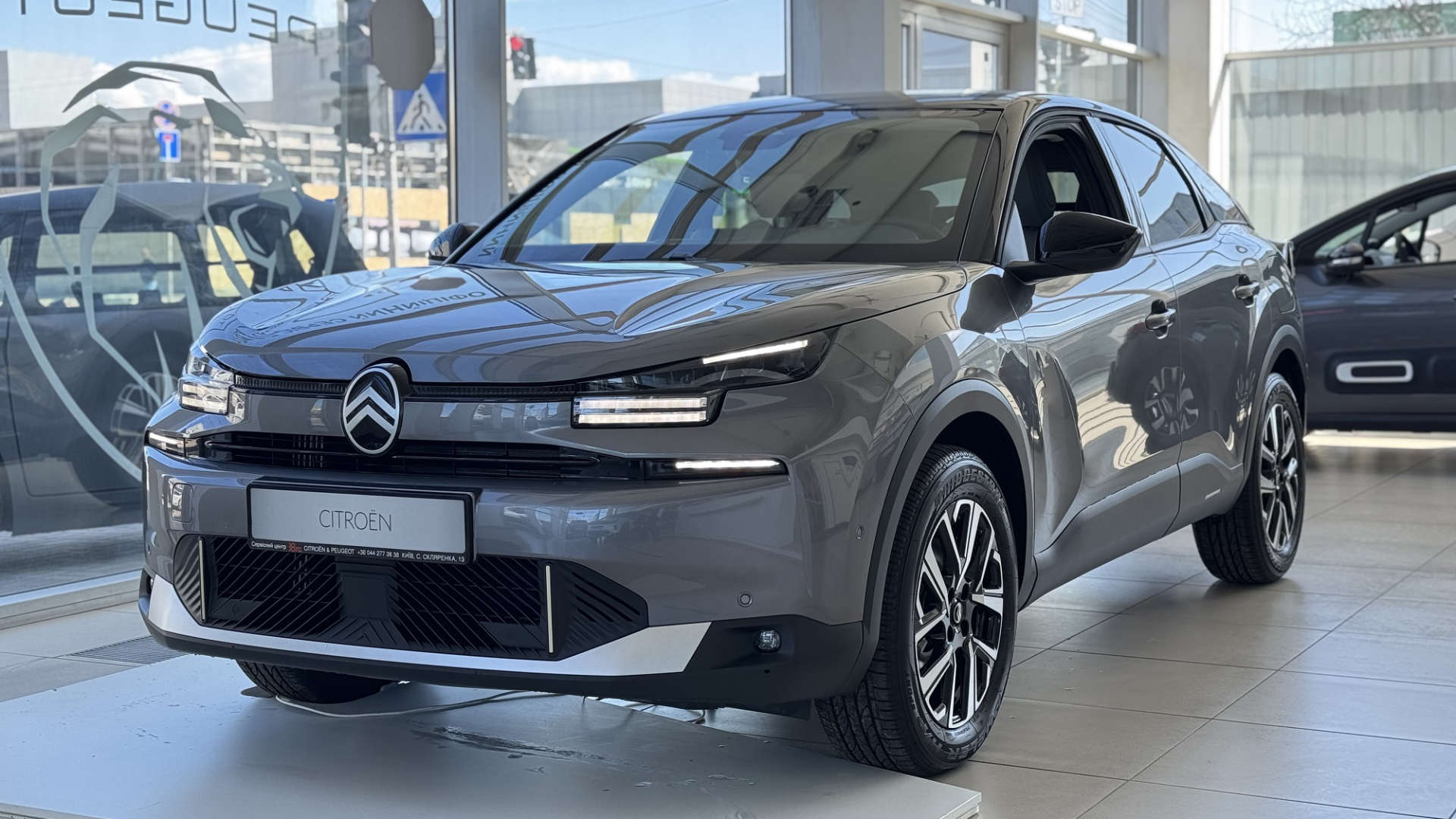 Новий CITROЁN C4 вже в Україні: завітайте на особисте знайомство до офіційних дилерів Бренду у вашому місті